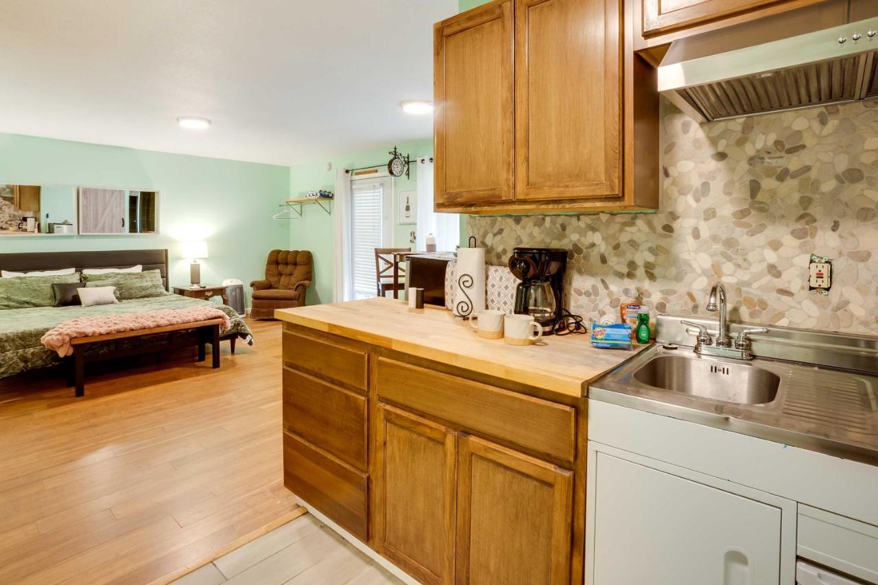 Soothing Studio With Lush Views 2 Mi To Beach! Smith River Luaran gambar