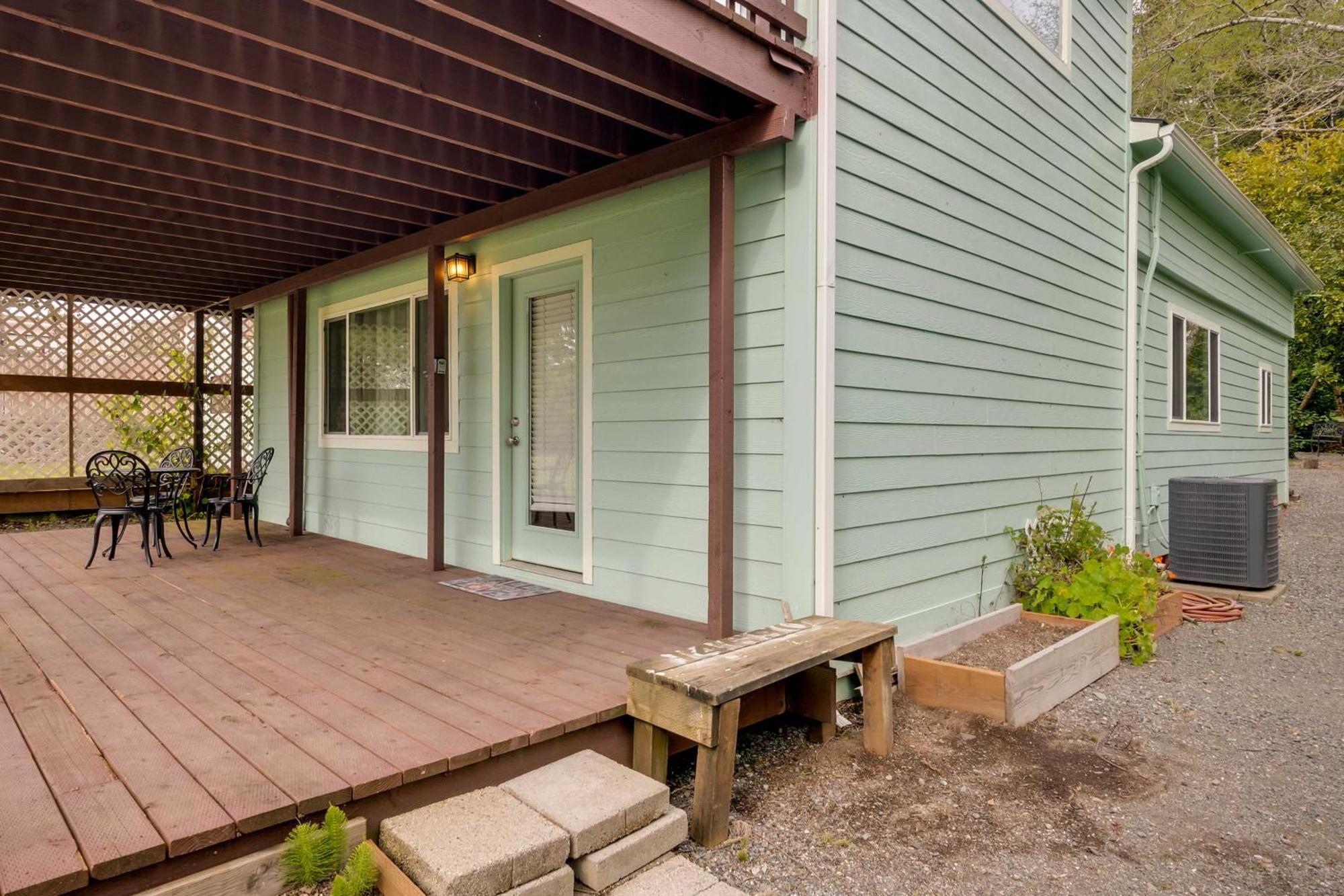 Soothing Studio With Lush Views 2 Mi To Beach! Smith River Luaran gambar